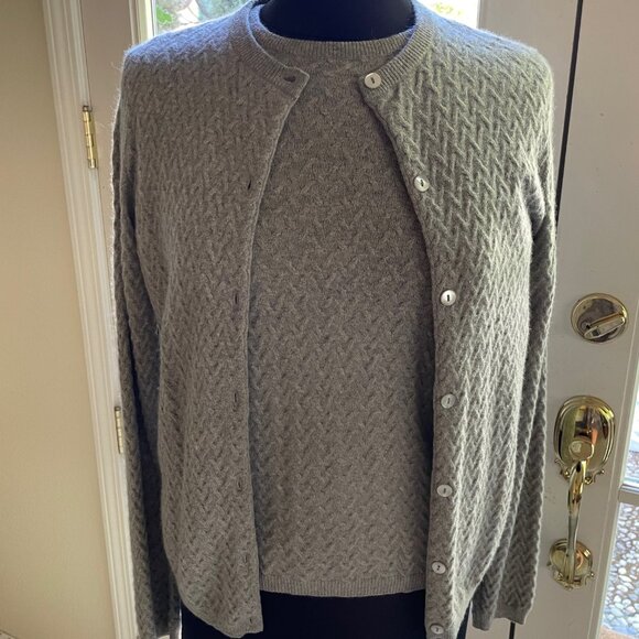 Neiman Marcus Vintage Cashmere 2 Pie Sweater Set Gray Crew & Cardigan  Size S - Picture 1 of 15